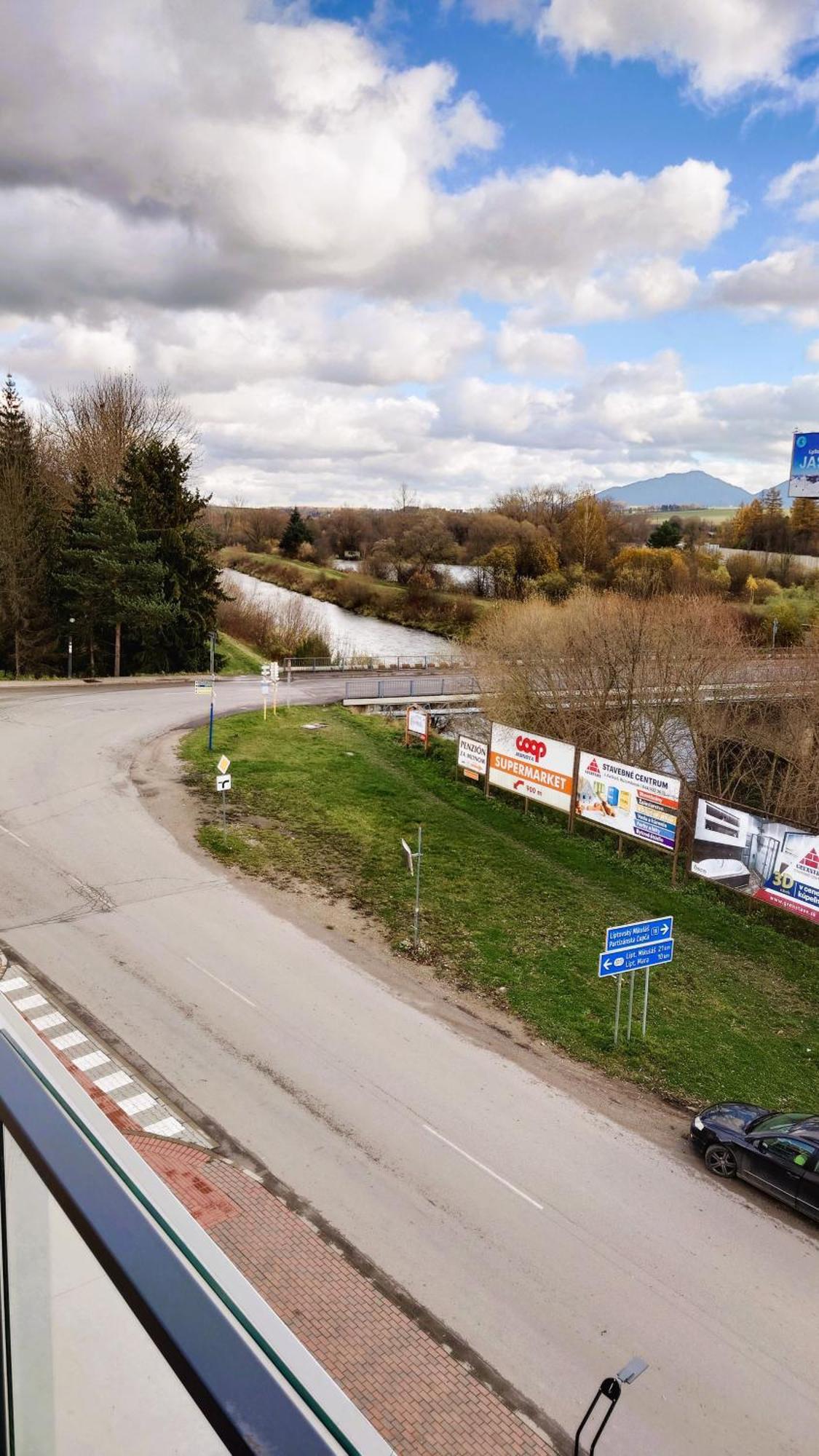 Apartman Nad Riekou Bešeňová Εξωτερικό φωτογραφία